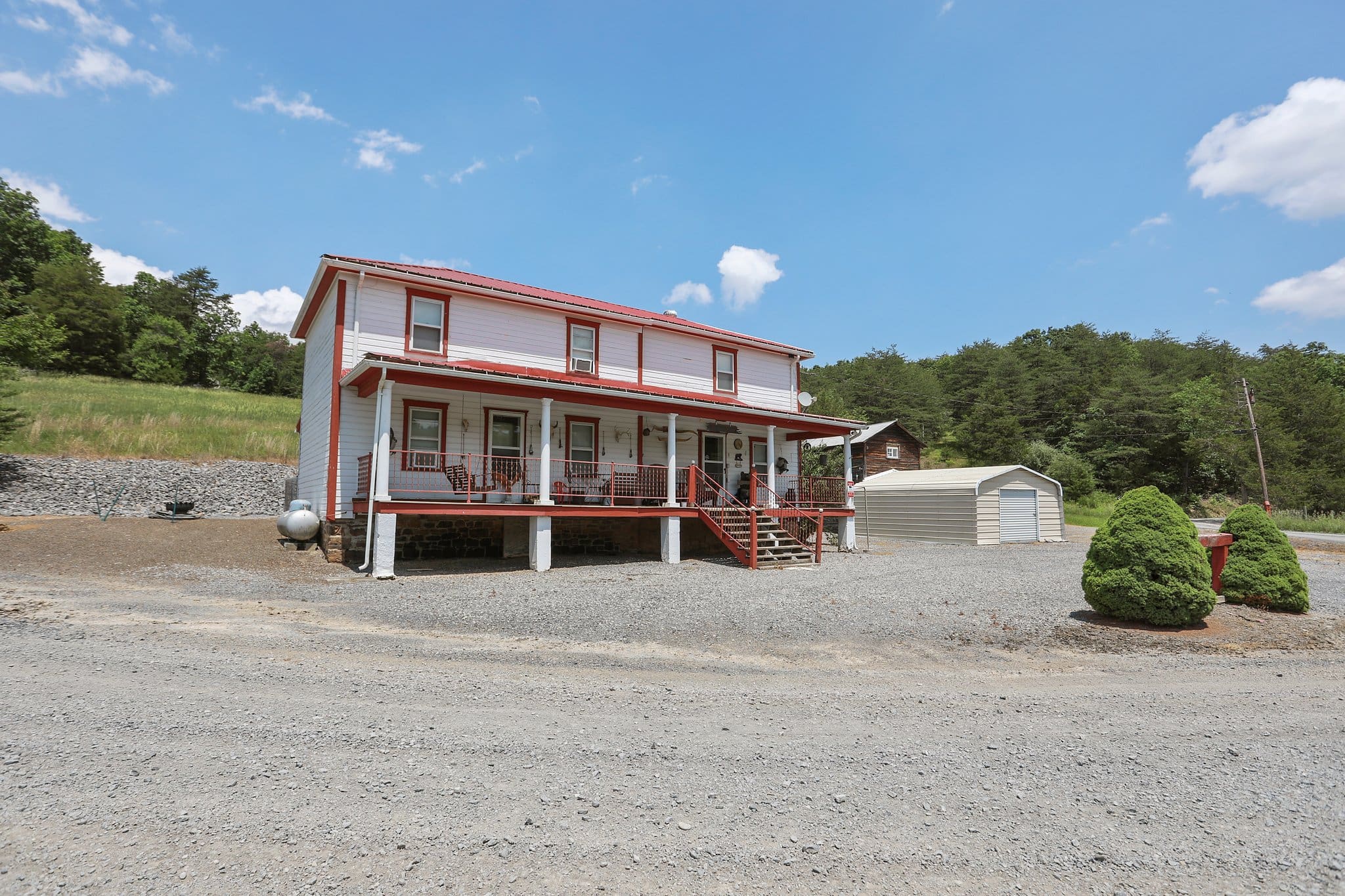 1054 FLEMING RD PURGITSVILLE WV 26852