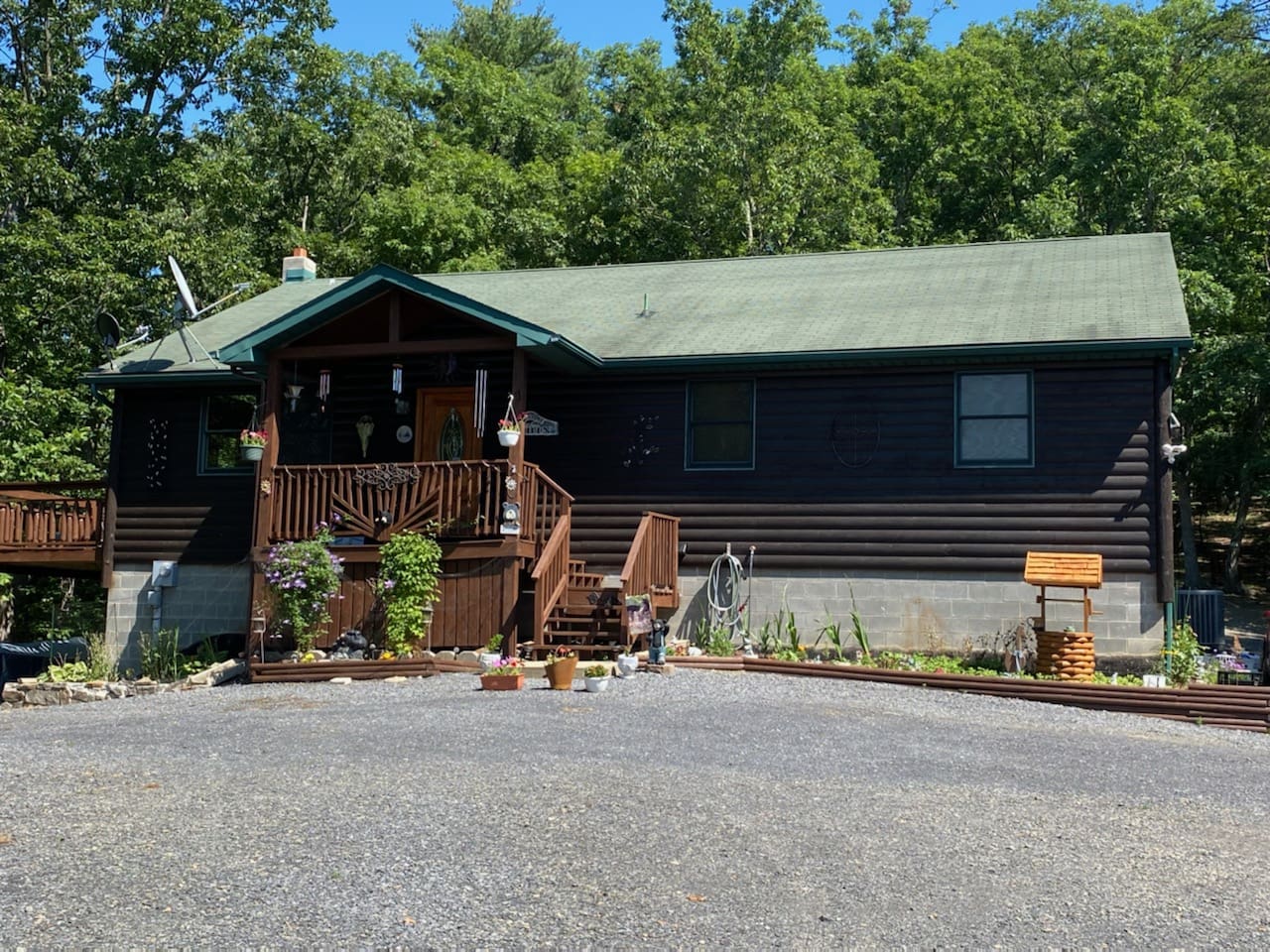 65 COMBS CT PURGITSVILLE WV