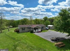 9158 Jersey Mountain Road, Points, WV 25437