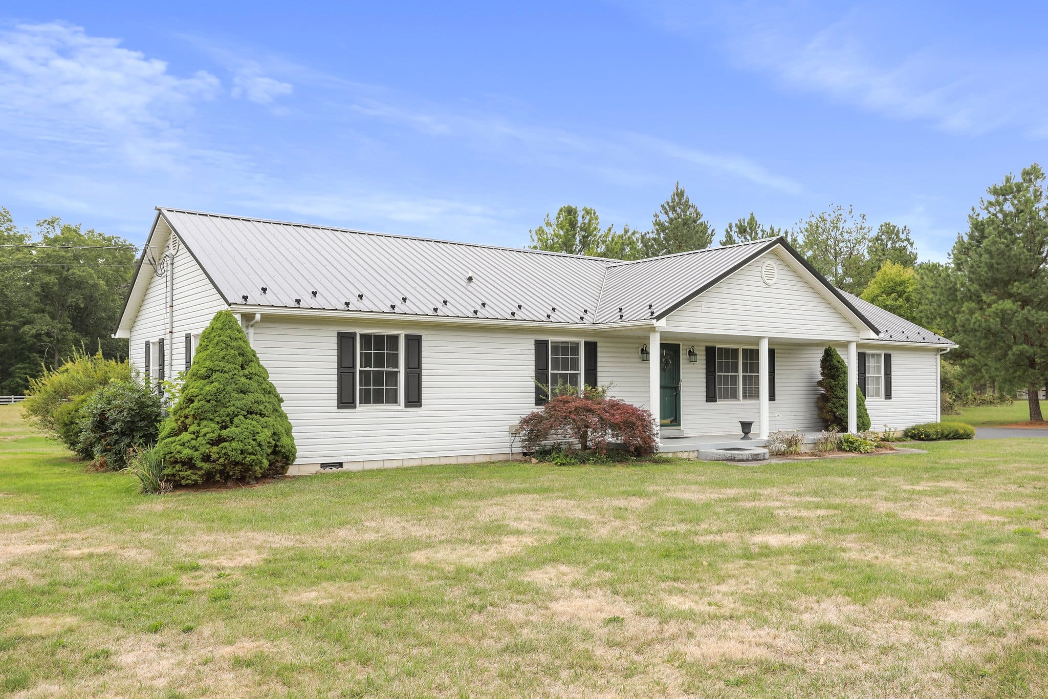 325 Tanglewood Dr, Old Fields, WV 26845