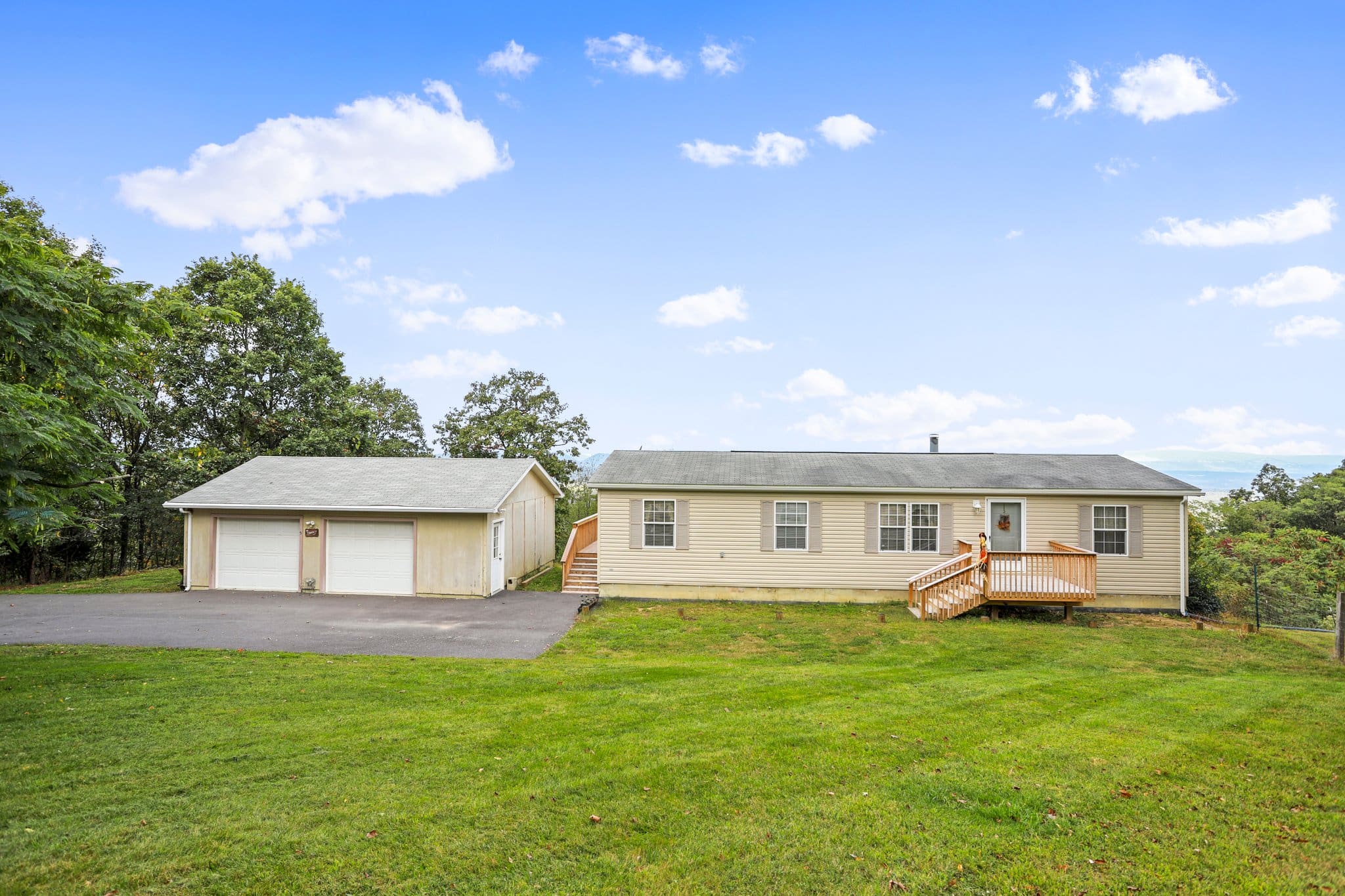 3079 Middle Ridge Road, Romney, WV 26757