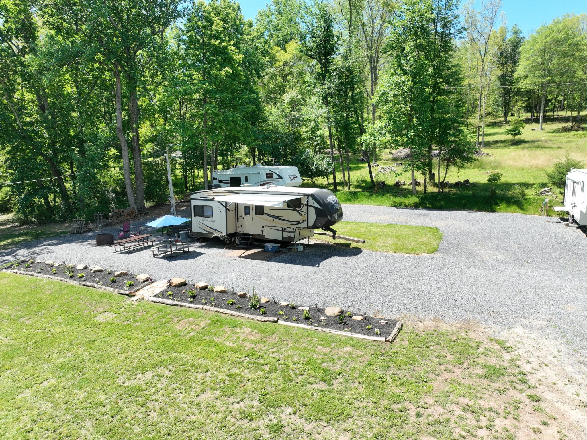 191 Woodlawn Dr, Great Cacapon, WV 25422