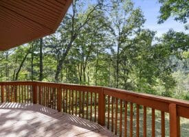 341 White Oak Trl, Paw Paw, WV 25434