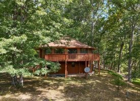 341 White Oak Trl, Paw Paw, WV 25434