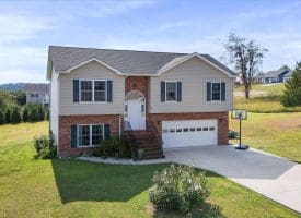 62 Redhaven Dr, Romney, WV 26757