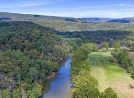 341 White Oak Trl, Paw Paw, WV 25434
