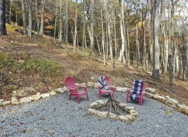 933 TIMBERLINE DR, LOST CITY, WV 26810