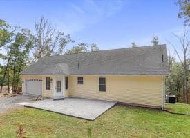 275 Monument Dr, Paw Paw, WV 25434