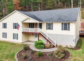 275 Monument Dr, Paw Paw, WV 25434