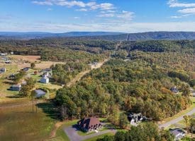 113N Lakewood Dr, Ridgeley, WV 26753