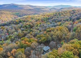 933 TIMBERLIINE DR, LOST CITY, WV