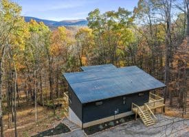 933 TIMBERLIINE DR, LOST CITY, WV