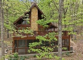 355 Hemlock Ct., Paw Paw, WV  25434