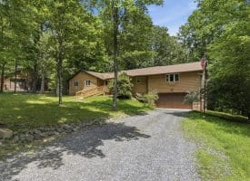 351 Silvercreek Lane, Berkeley Springs, WV 25411