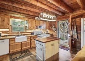 106 Britneys Lane, Paw Paw, WV 25434
